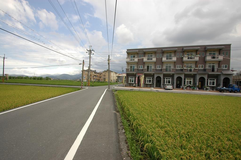 左岸villa 電動麻將k歌包棟主題派對 Luodong Bagian luar foto